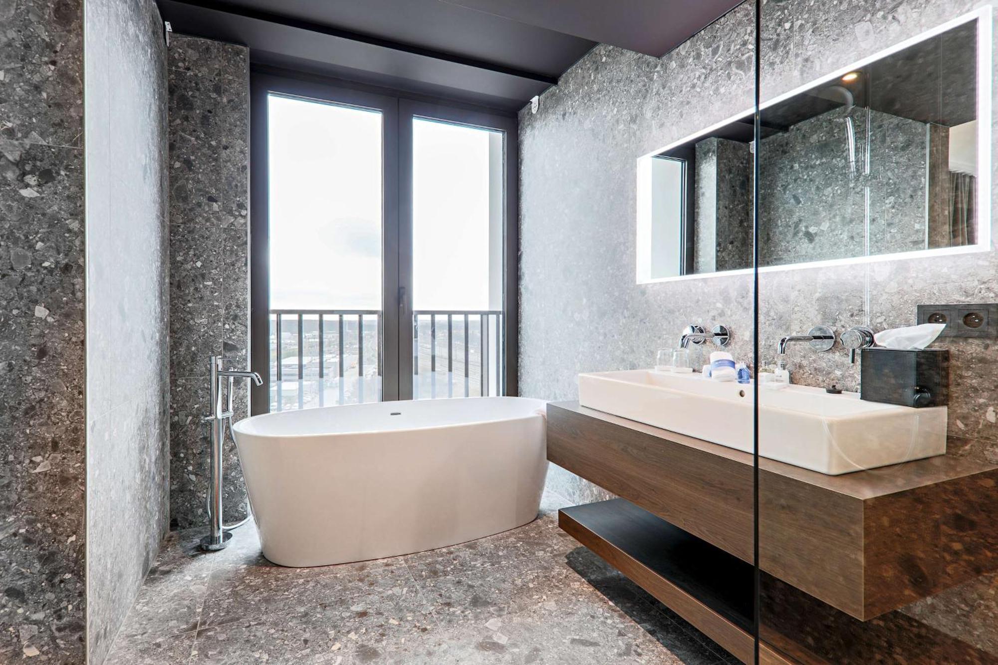 One-Bedroom Suite,1216672270:JPEG