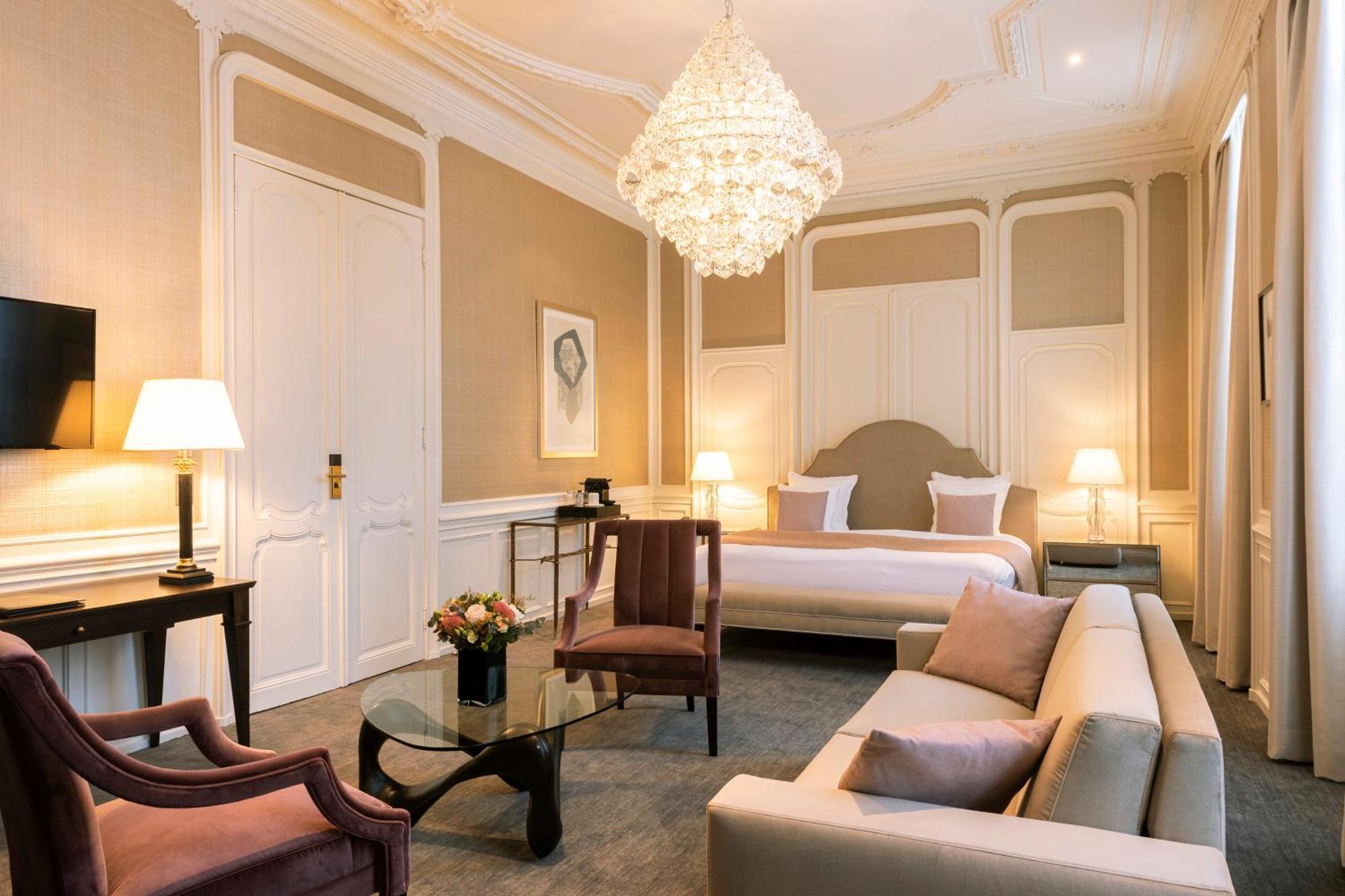 Royal Arches Suite,1278417799:JPEG